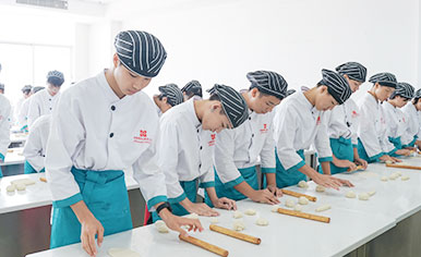 �N���W(xu��)�M(f��i)�F��